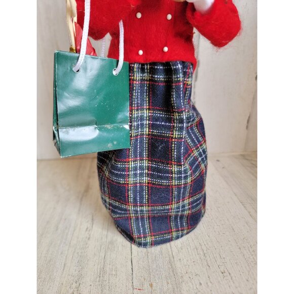 Byers Choice old lady bird in cage wreath vintage caroler Xmas decor - Picture 2 of 8